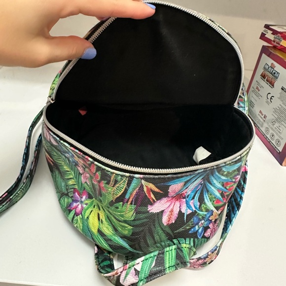 Colorfull small backpack - Picture 3 of 3